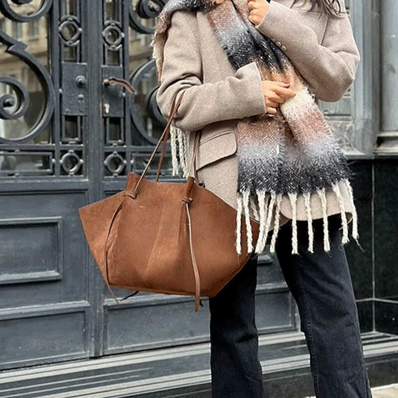 Savina™ Suede Tote – Luxurious Blend of Sophistication and Utility